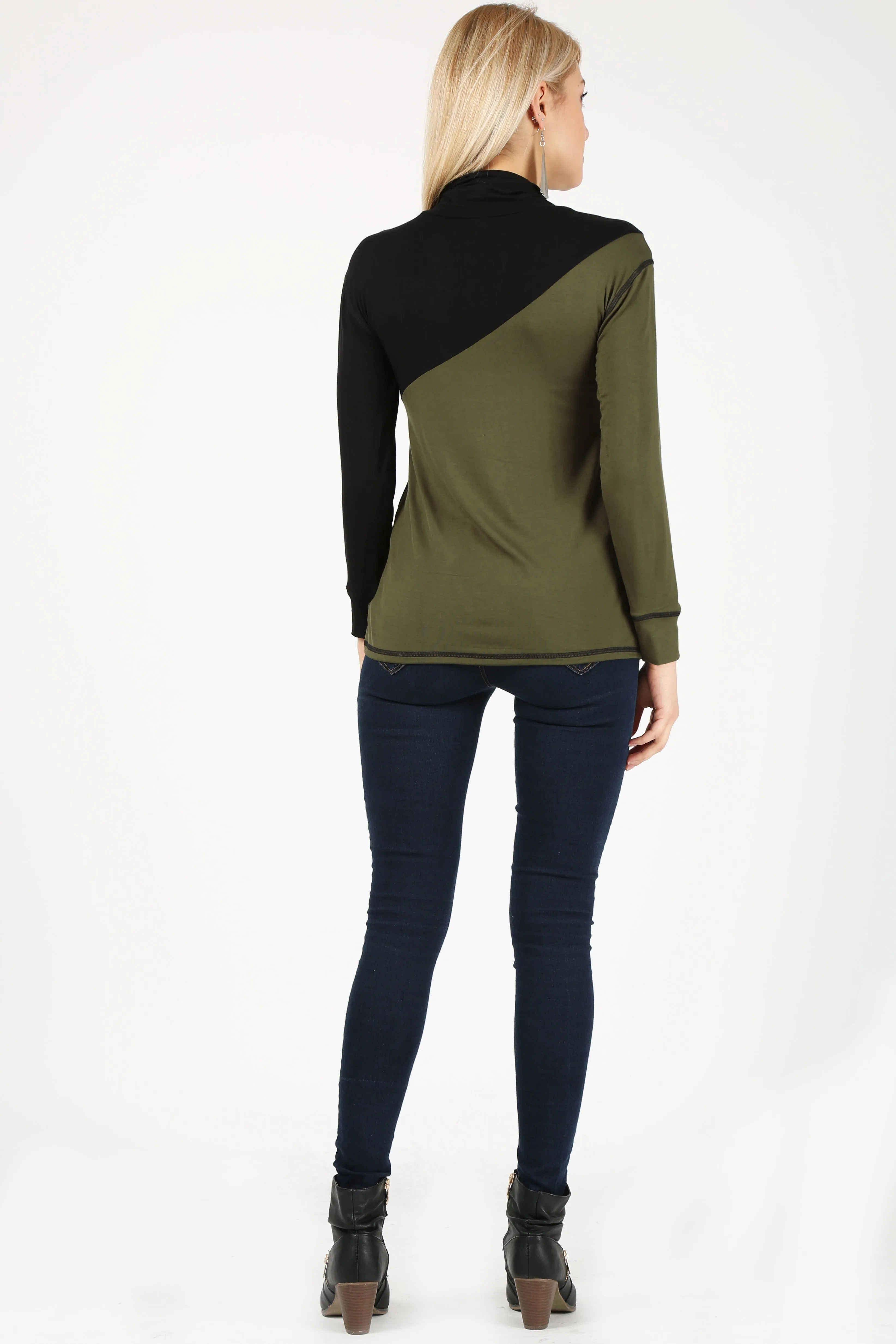 Captivate in Contrast Turtleneck