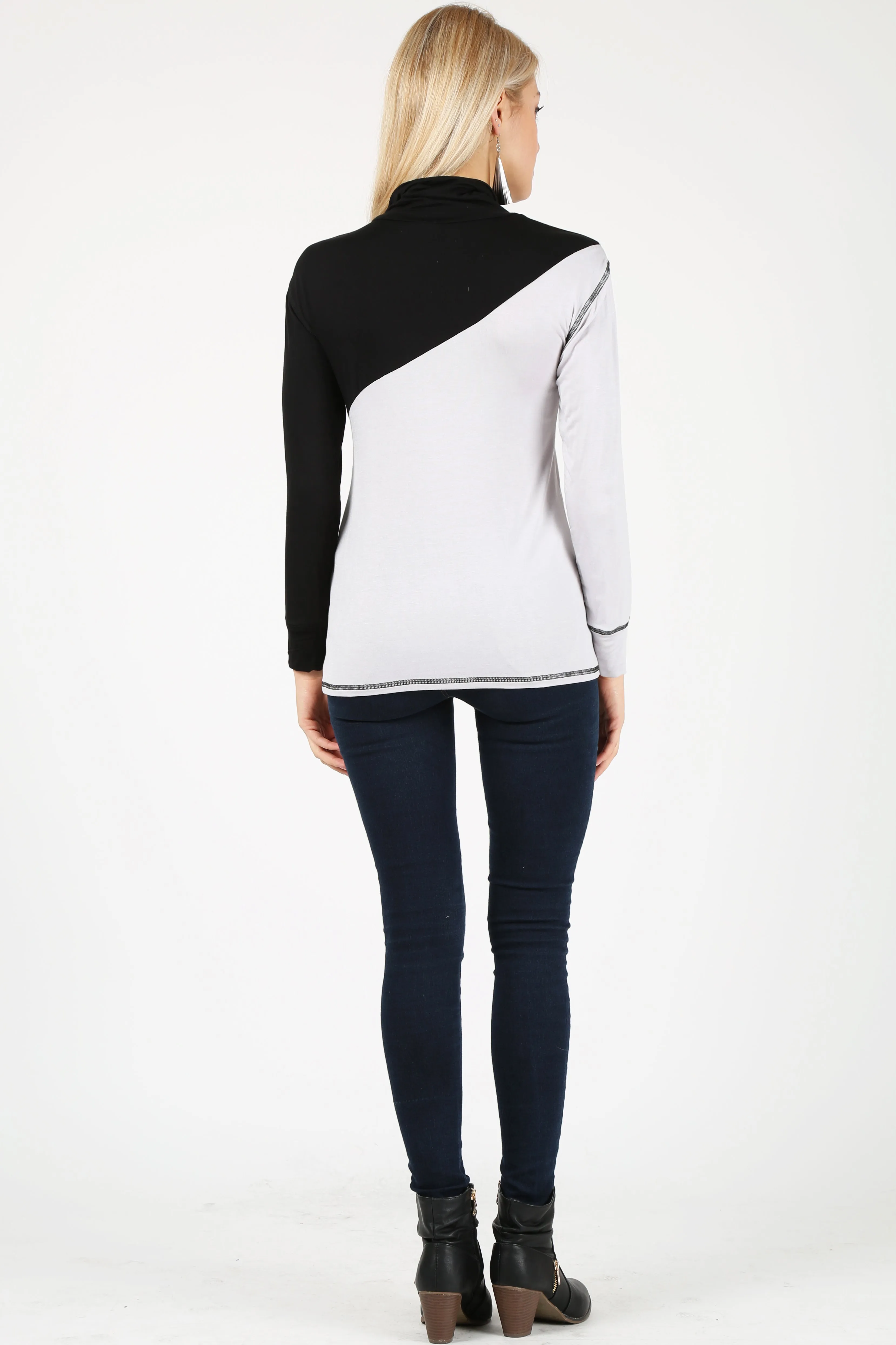 Captivate in Contrast Turtleneck