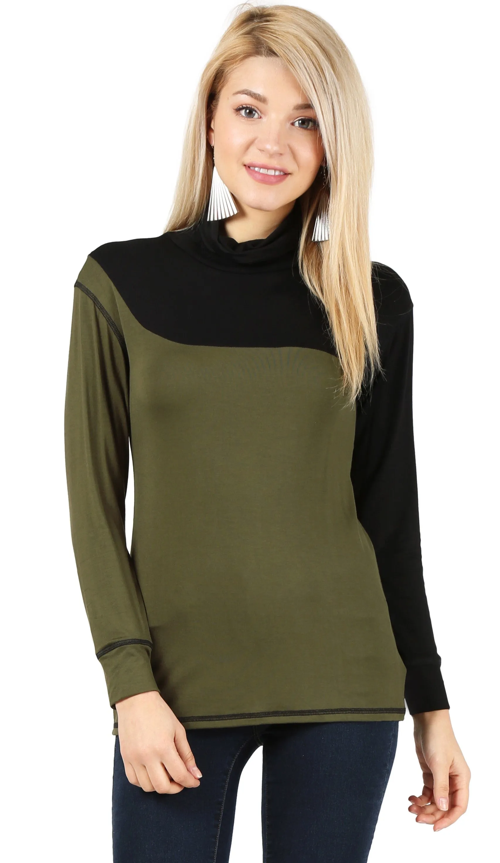 Captivate in Contrast Turtleneck