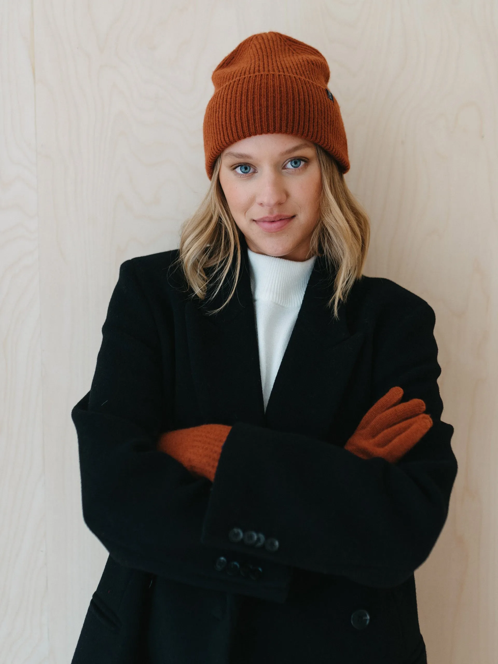 Cashmere and merino gloves in rust