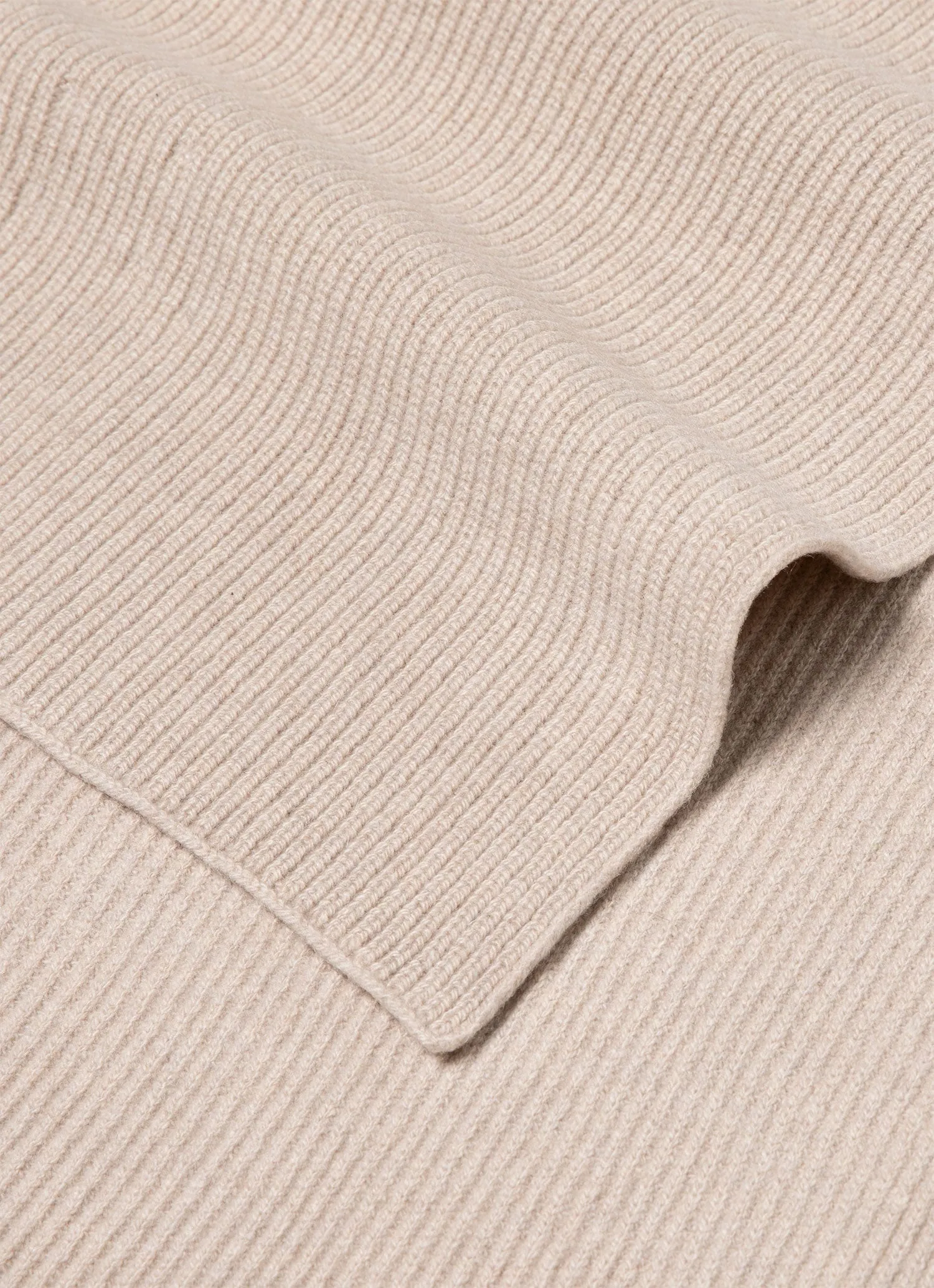 Cashmere Ribbed Scarf in Putty