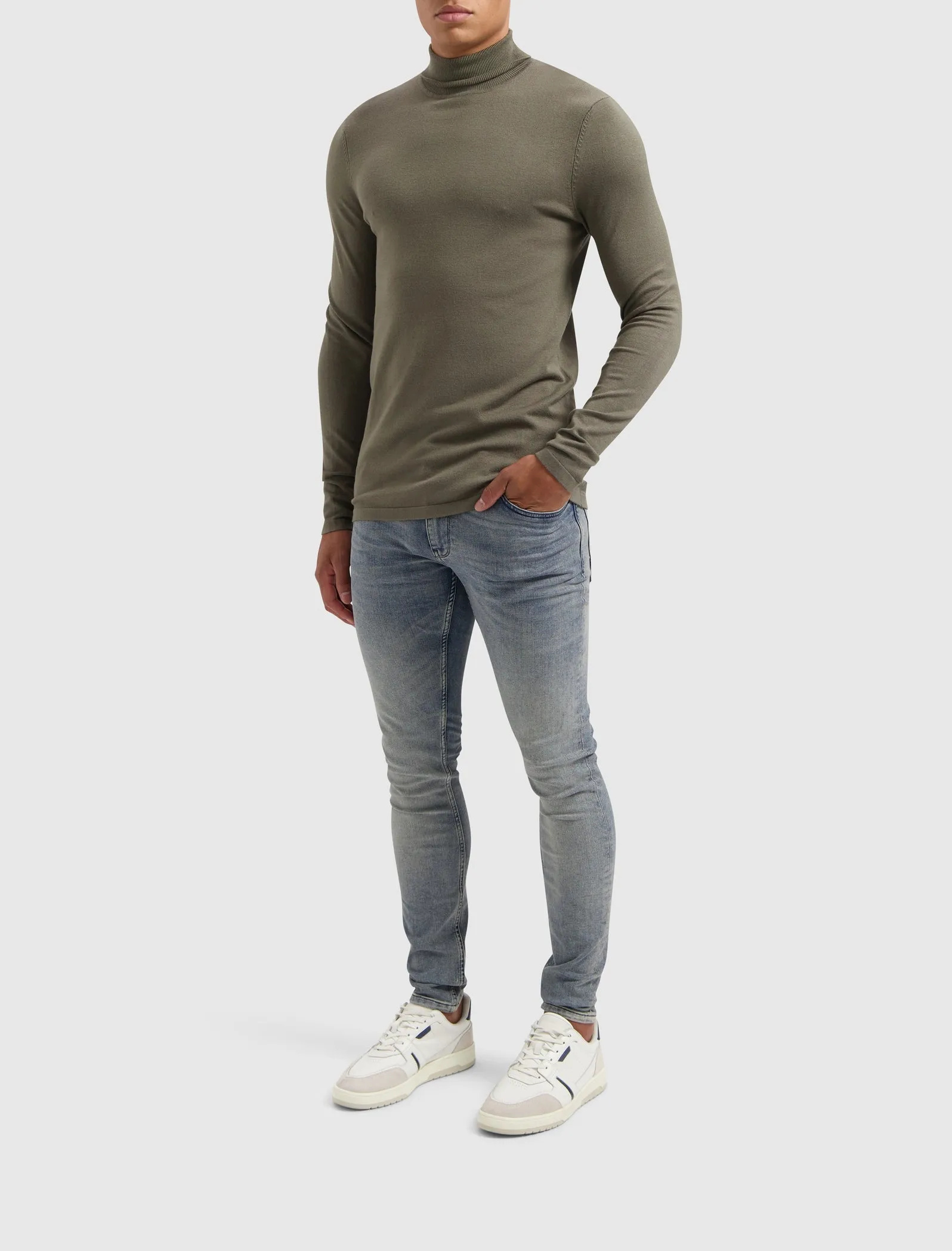 Essential Knitwear Turtleneck Sweater | Army Green