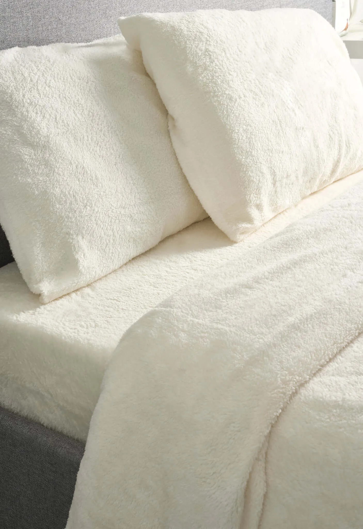 Hibernate Cosy Collection Super Soft Teddy Fleece Duvet & Two Pillow Covers Set - Ivory Cream