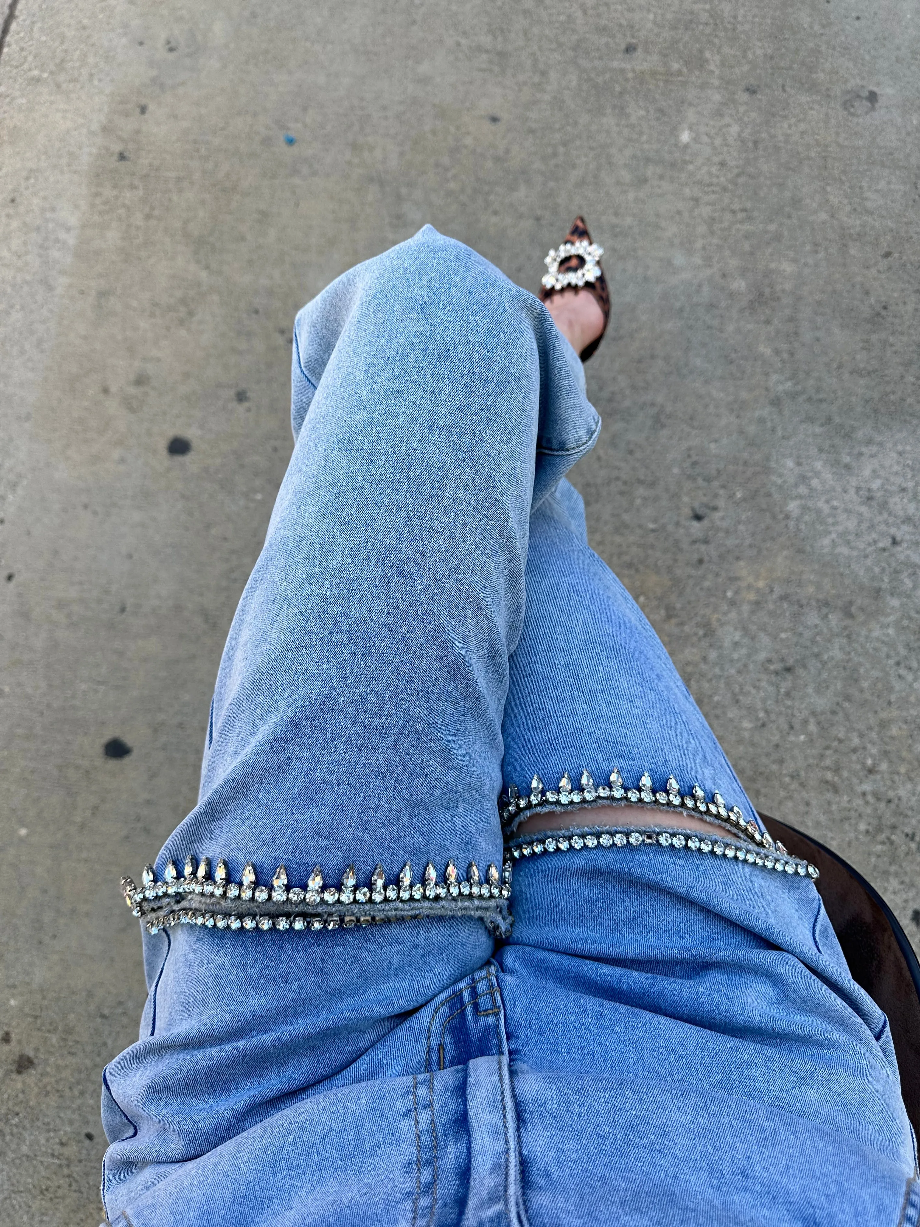 IN STOCK!! AS SEEN ON TAYLOR & MORE!! The Nikki Denim Rhinestone Slit Jean