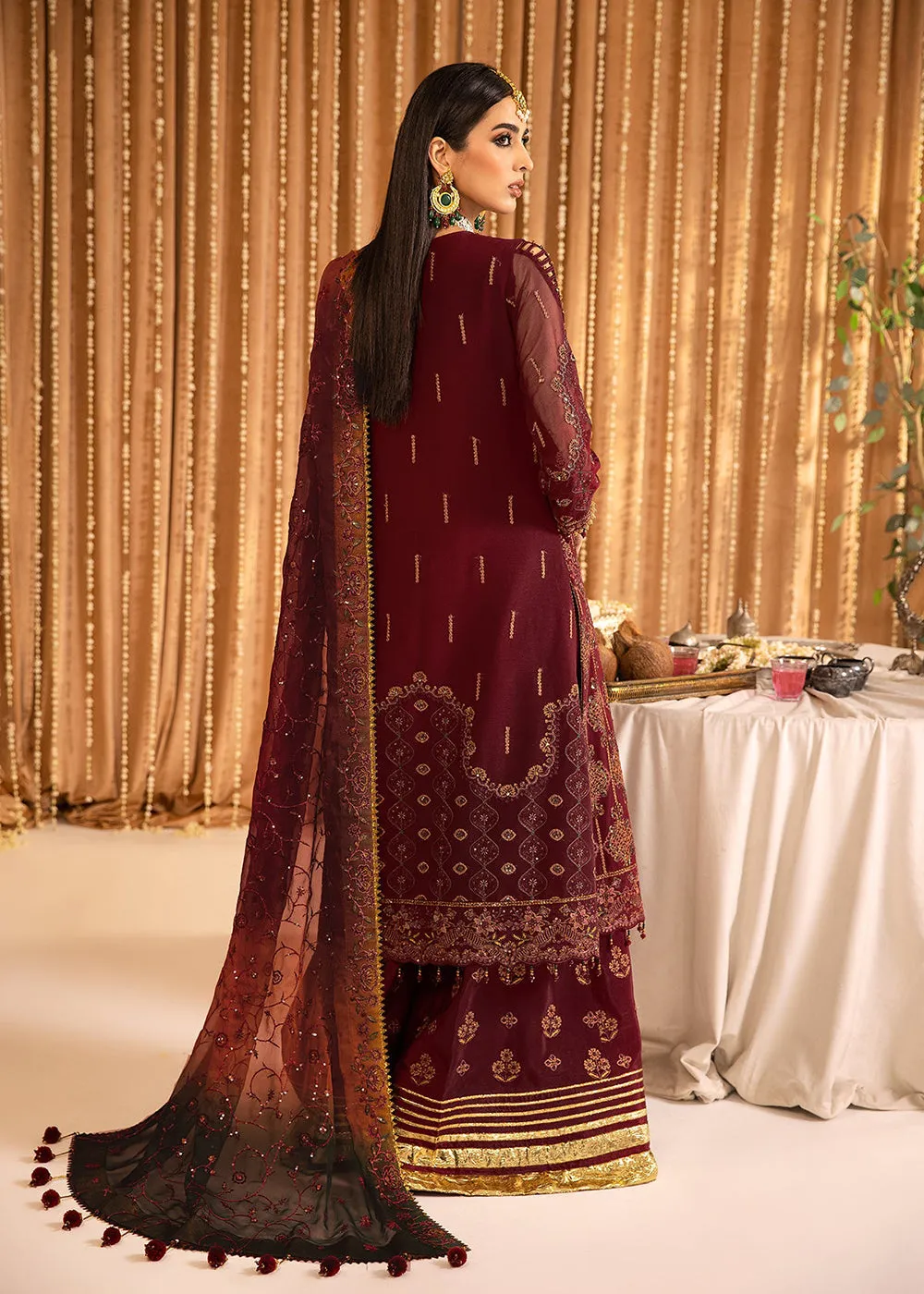 Mehfil E Uroos Luxury Formals 23 by Alizeh | V16D01 - Roheen