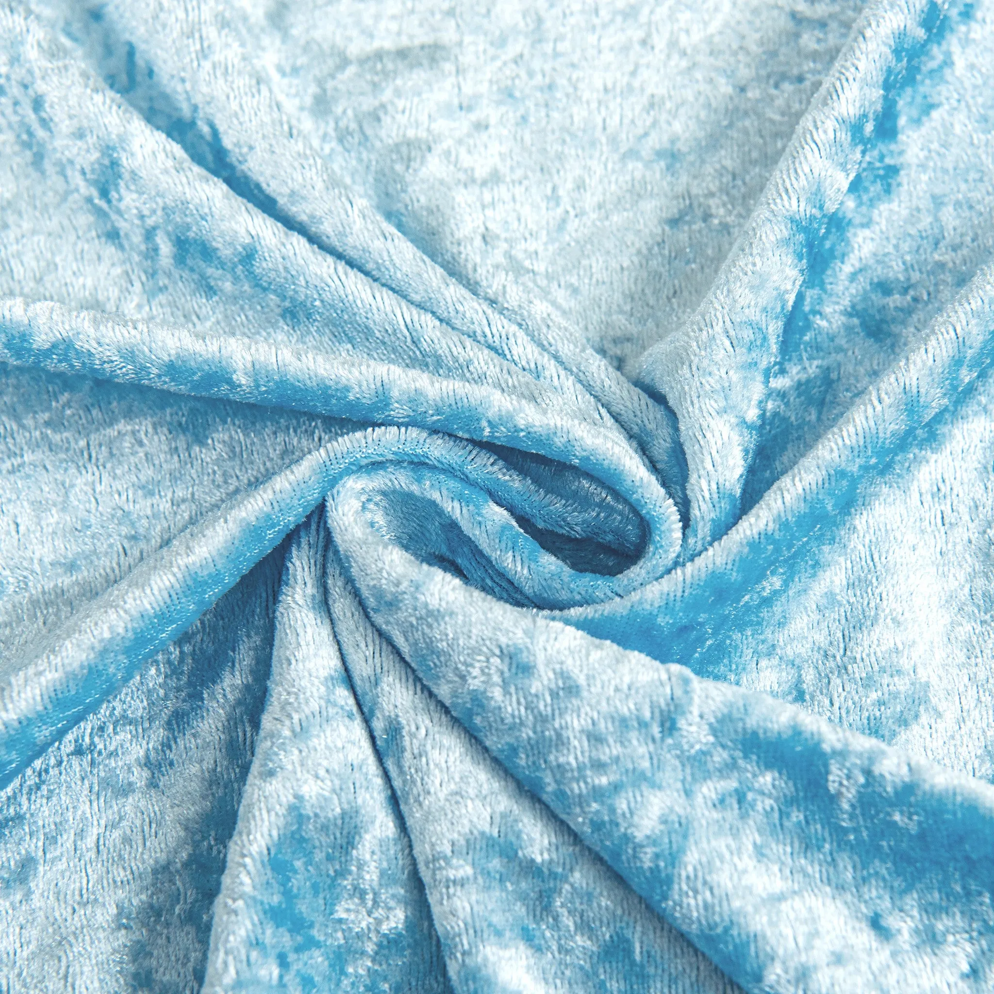 Velvet 120" Round Tablecloth - Baby Blue