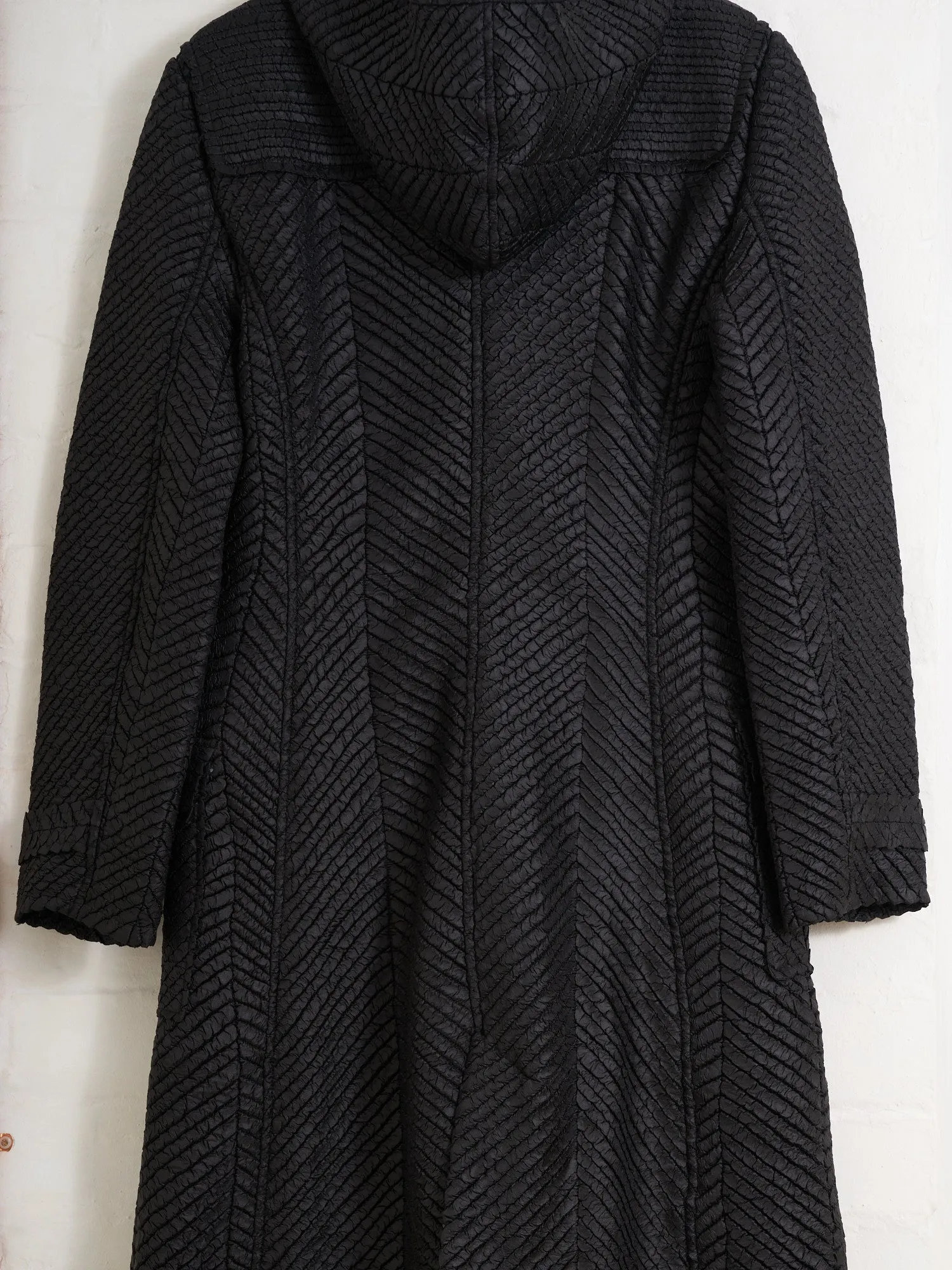 Yoshiki Hishinuma black pleated polyester full length hooded duffle coat - S M