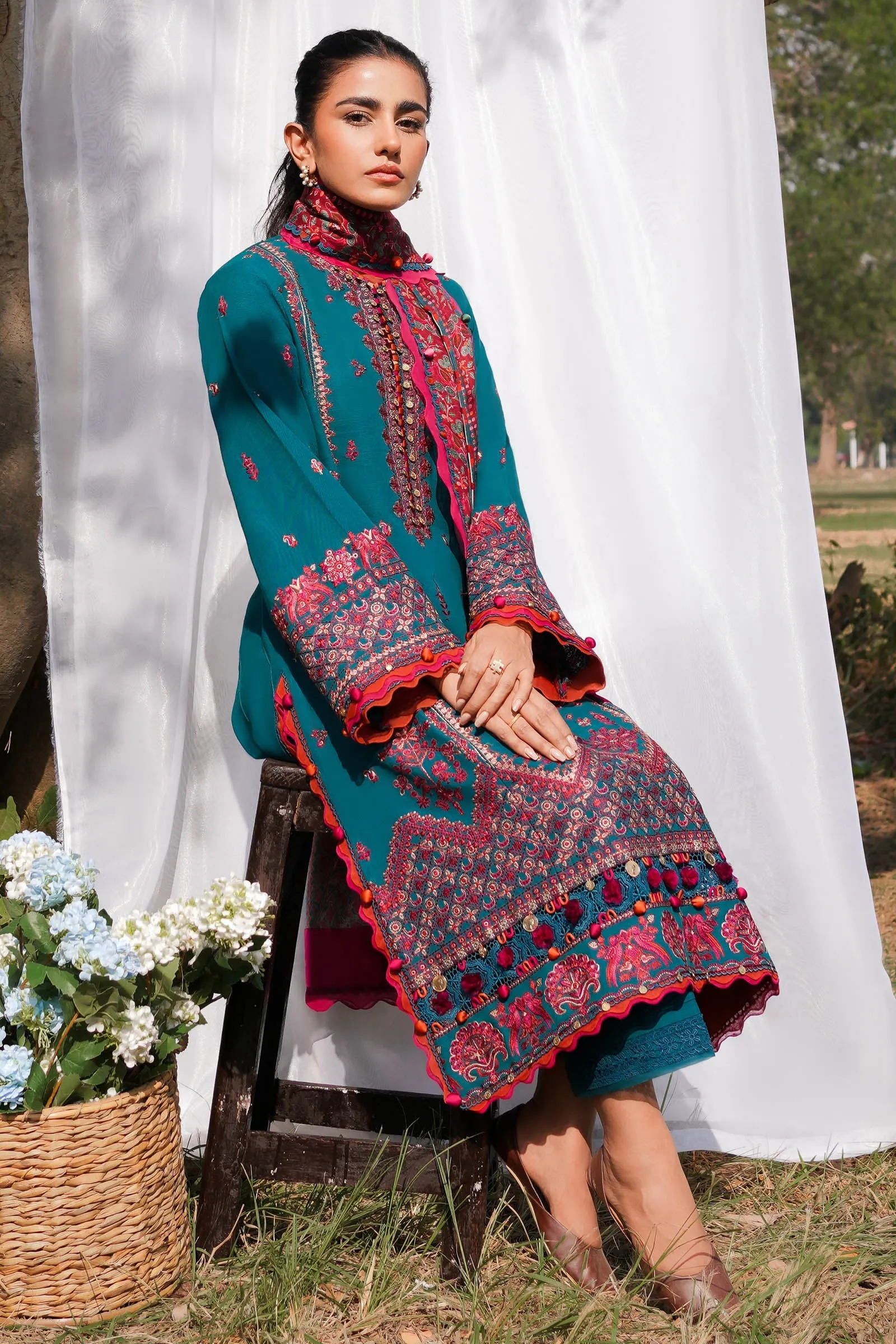 Zaha by Khadijah Shah · Winter Collection Vol-02 – JEHAN (ZW2-23-06)