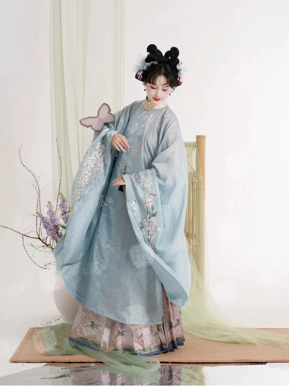 Ziteng 紫藤 Wisteria Fairy Cloud Collar Late Ming Dynasty Set